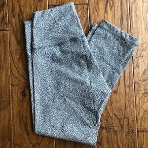 Lululemon crop yoga pants